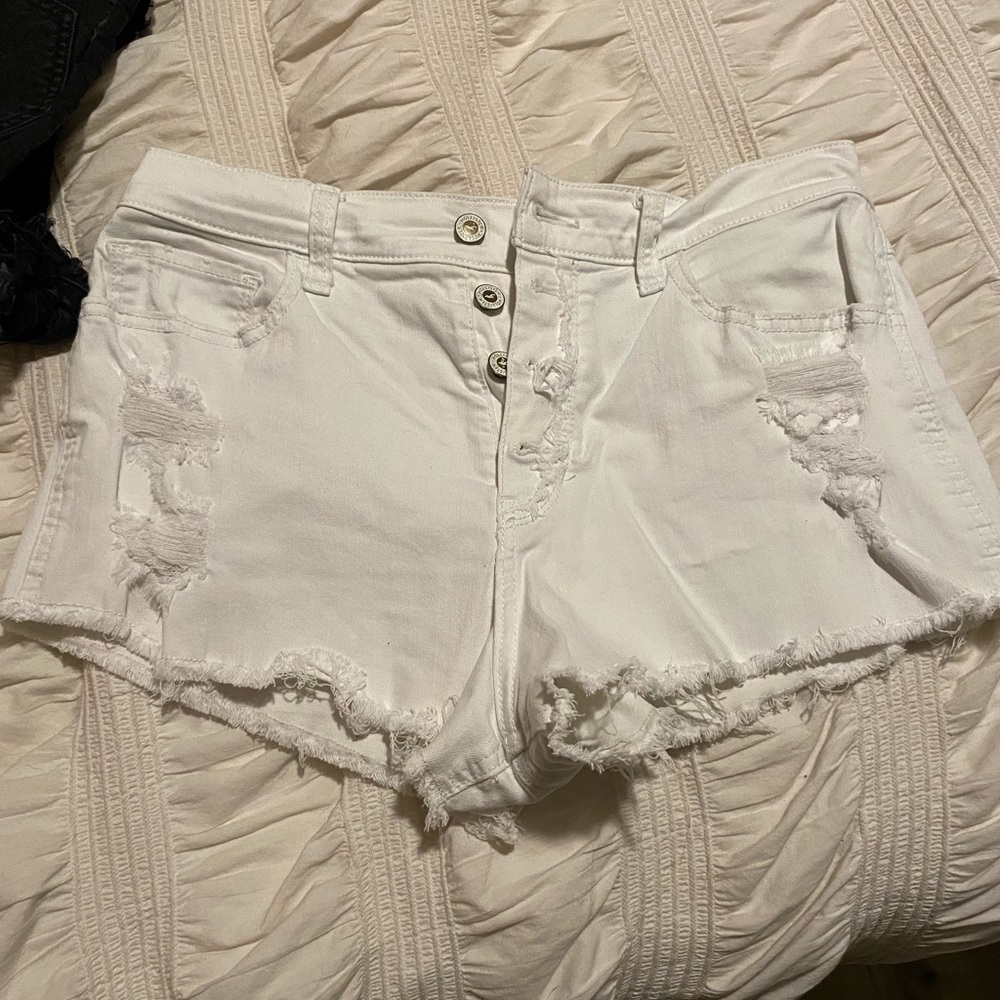 White hollister shorts